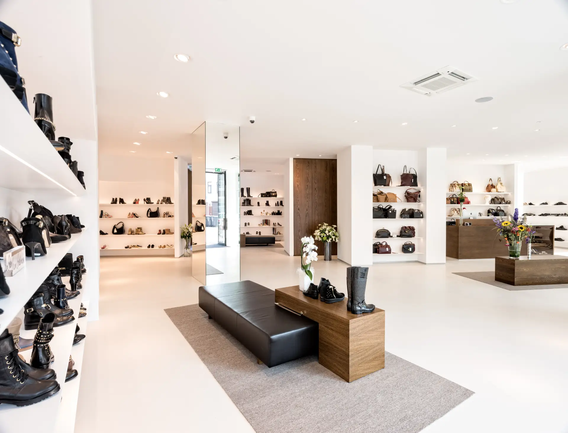 Beerens Shoe Store Tilburg Triolight light project