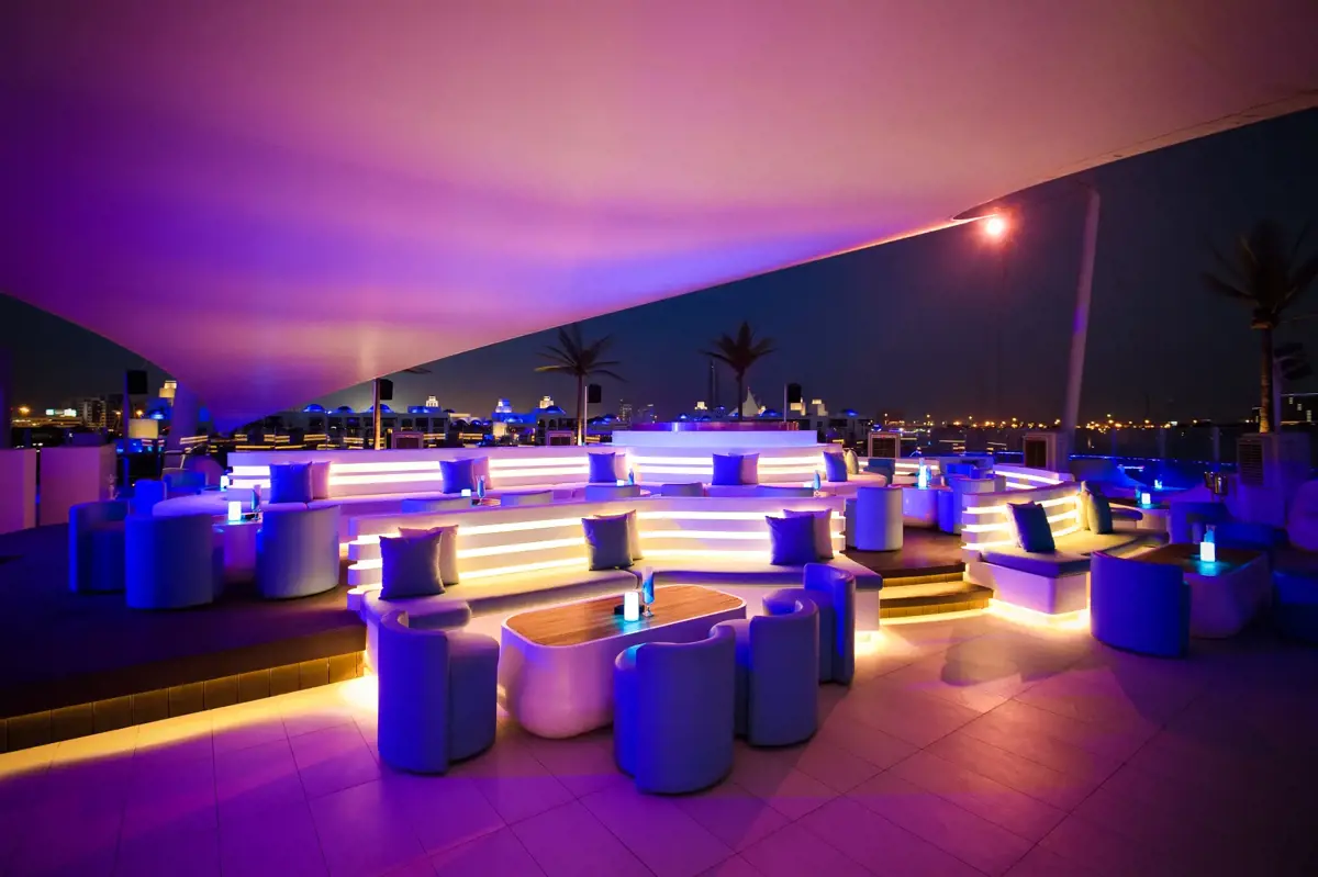 cielo-sky-lounge-triolight-light-project
